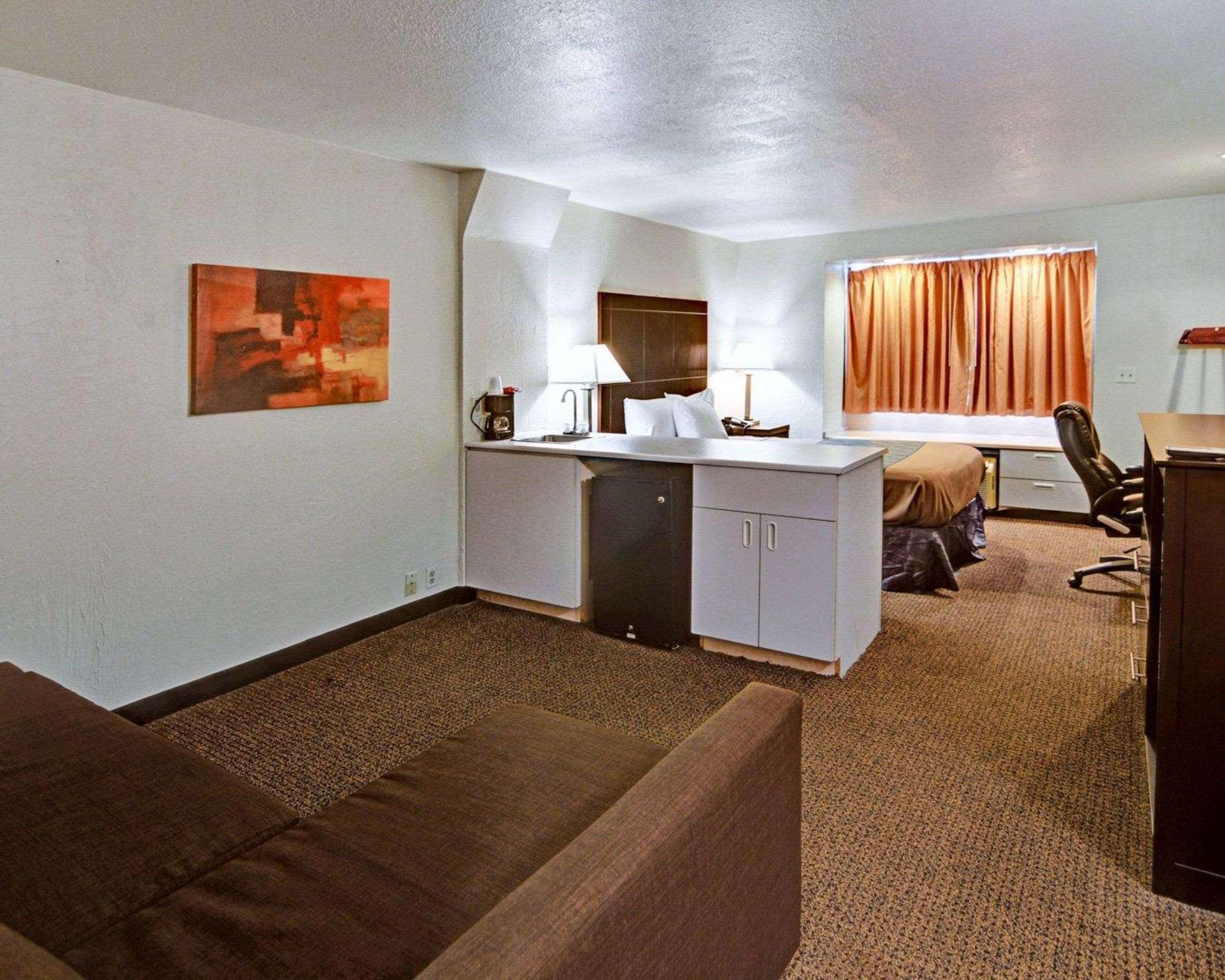 Rodeway Inn & Suites Lewisville I-35 Exterior foto